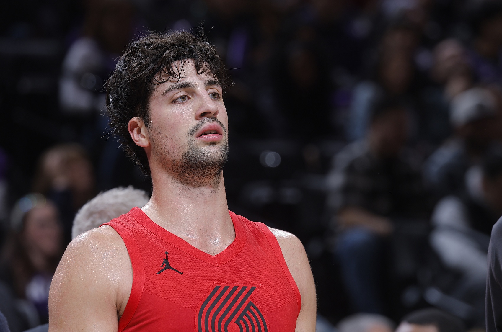 体育平台-把锅背好！阿夫迪亚19中7&amp;三分12投仅2中 还有7失误！